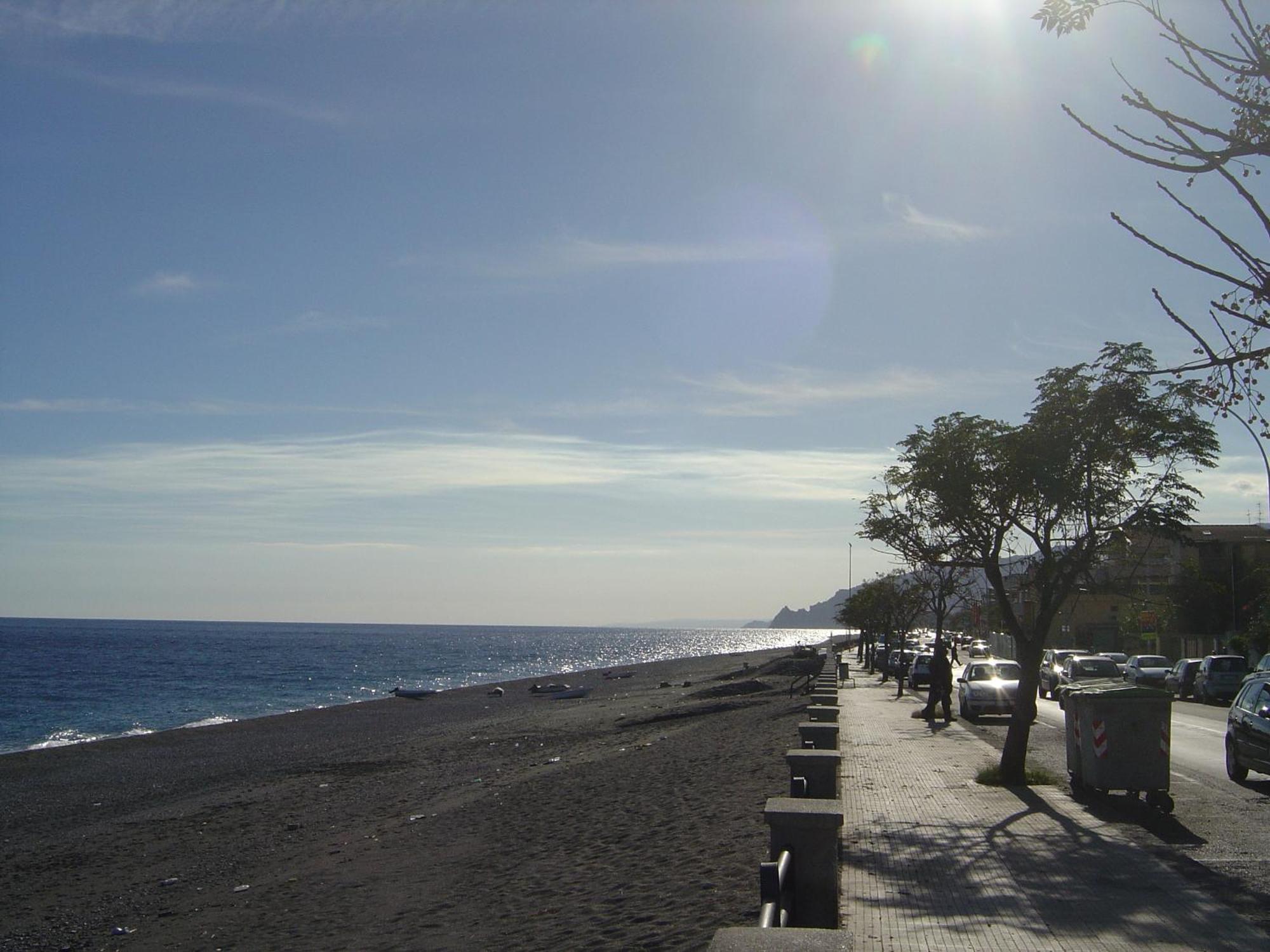 Mirone Apartment Fronte Mare Beachfront House Roccalumera Room photo